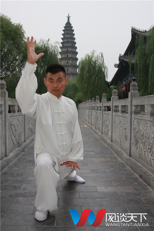 探索传统与现代交融的武术瑰宝，六合拳彩的艺术魅力