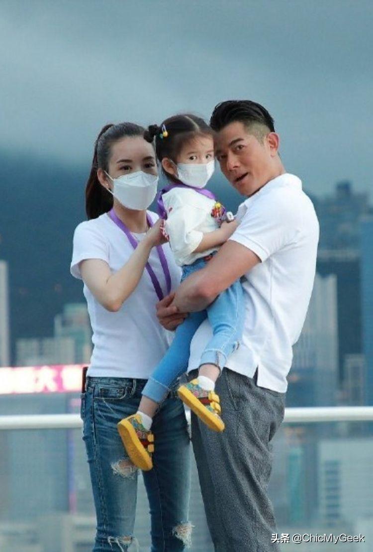 现场直播，香港本港台揭晓的瞬间香港本港台现场直播结果 新